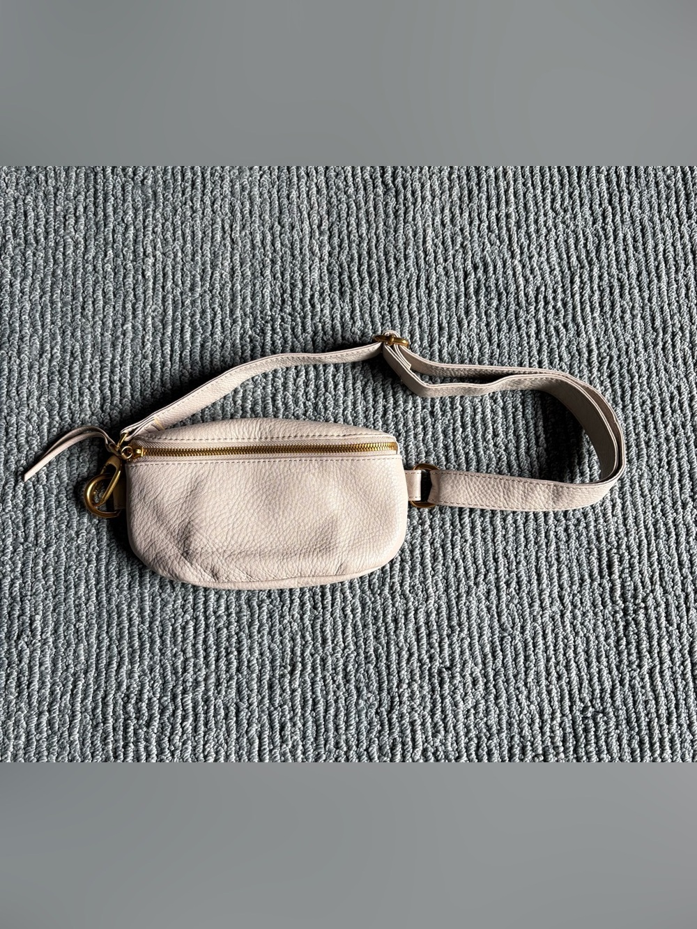 NWOT HOBO Fern Belt Bag ivory